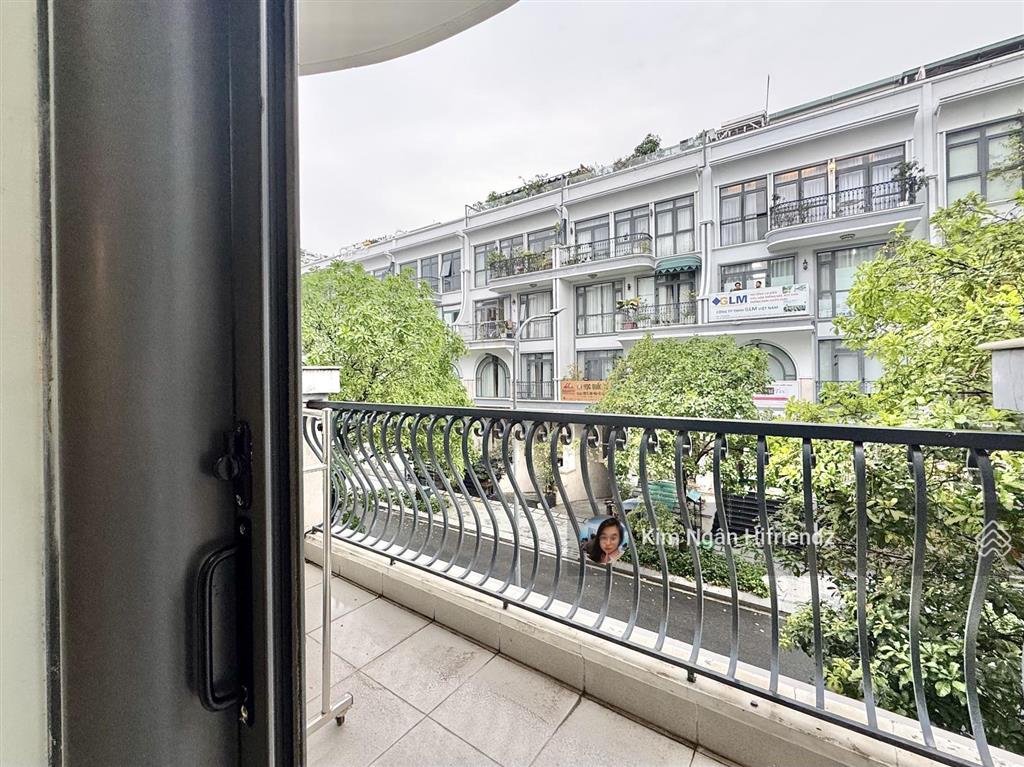 Duplex ban công  full nội thất  siêu ngon ngay trong khu đô thị vạn phúc  siêu xịn
