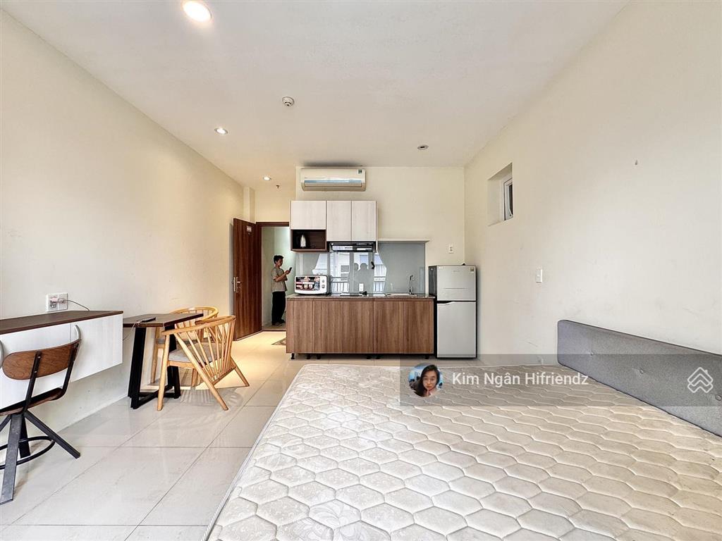 Studio diện tích rộng, có ban công tầng cao siêu thoáng  vị trí ngay cầu thị nghè sát q1  hiếm