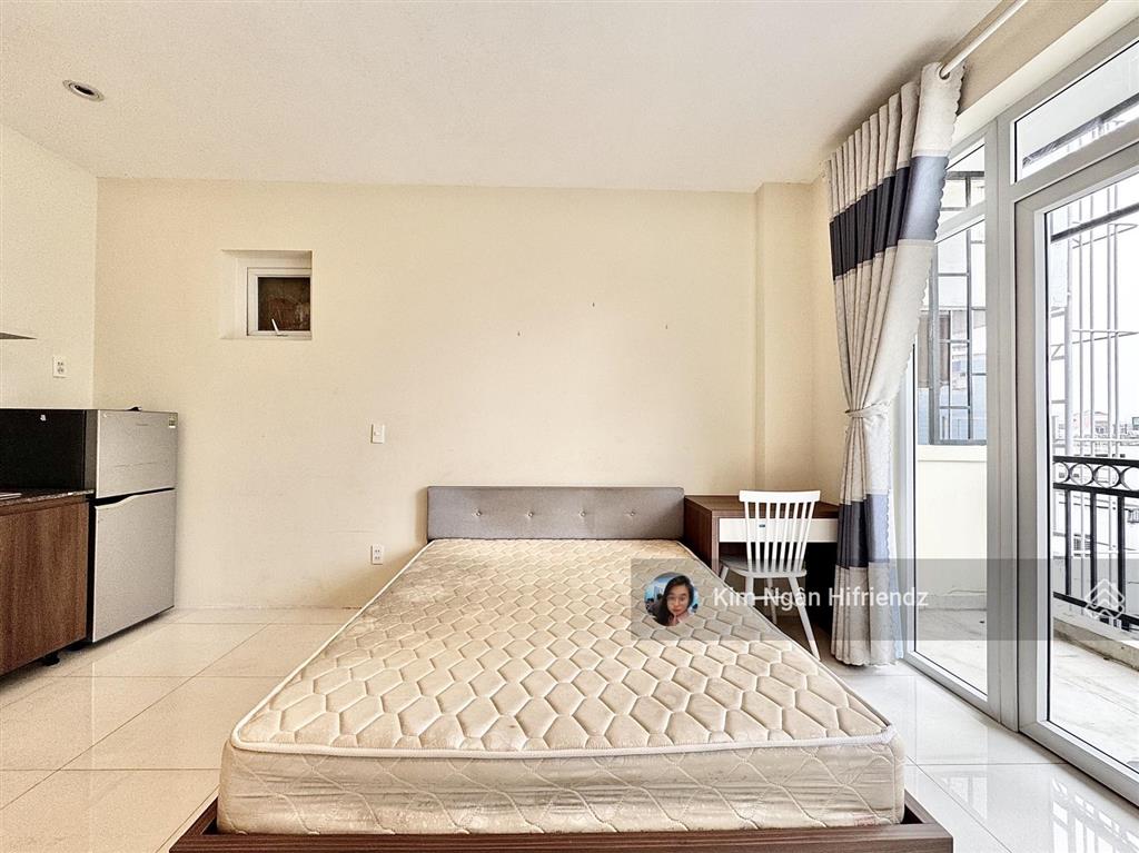 Studio diện tích rộng, có ban công tầng cao siêu thoáng  vị trí ngay cầu thị nghè sát q1  hiếm