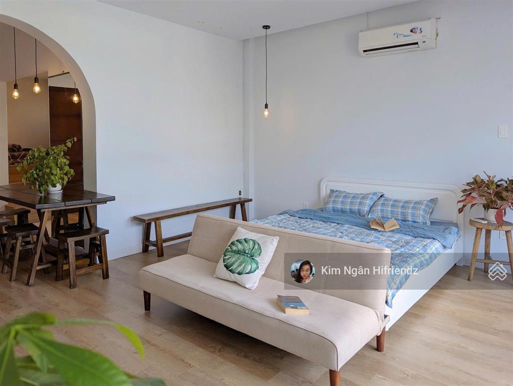 1 phòng ngủ vibe đà lạt  siêu ngon ngay bình thạnh  tone màu cực xink  đẹp điên