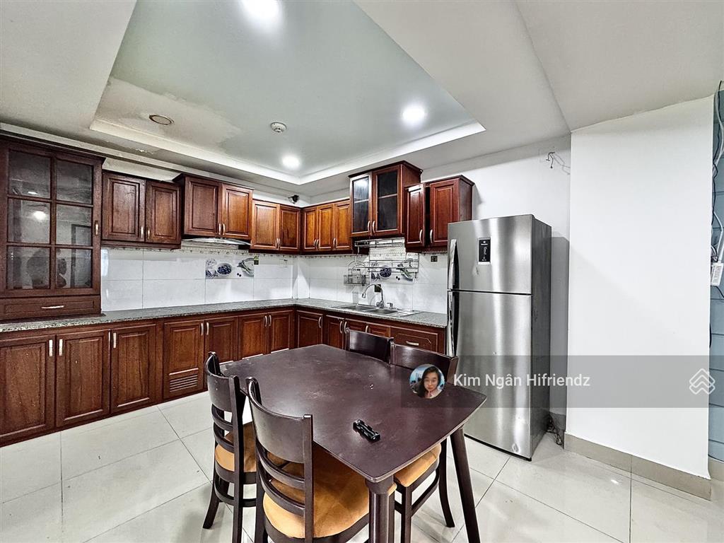 Siêu phẩm 2 phòng ngủ  diện tích cực rộng 80m2  có ban công  ko giới hạn người và xe
