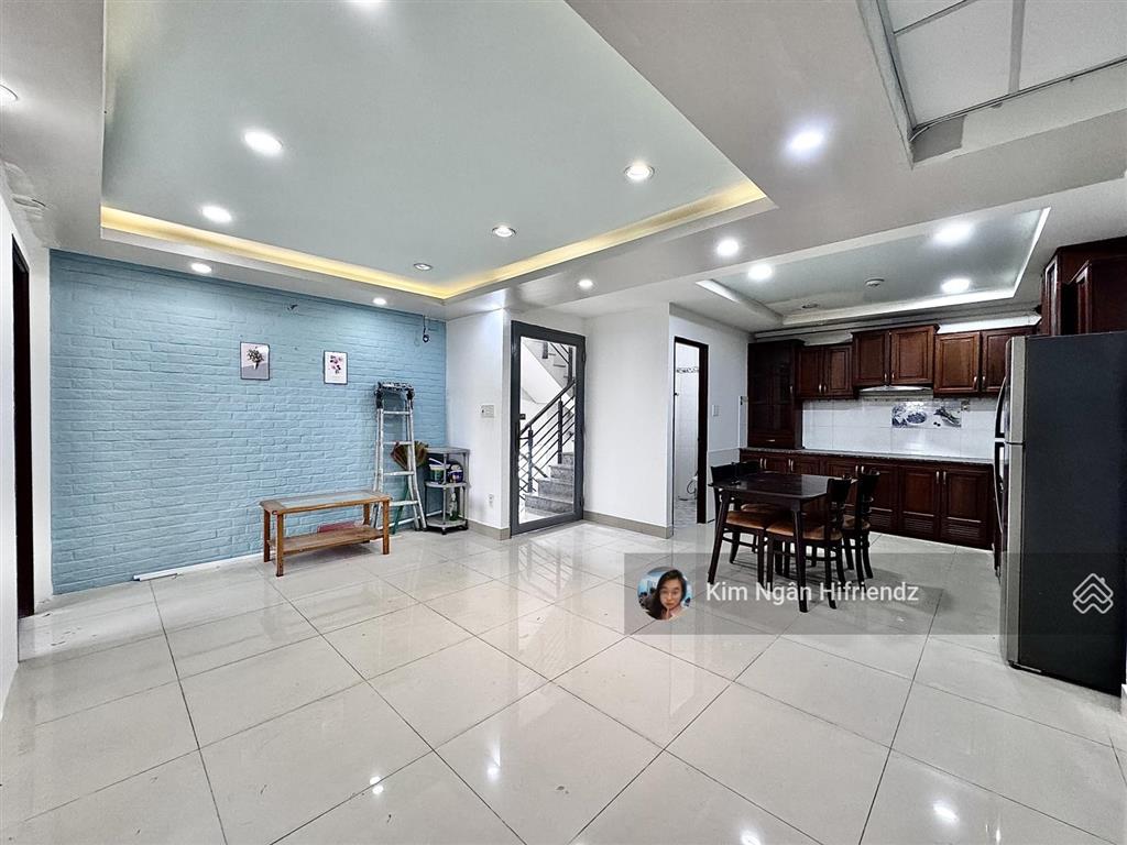 Siêu phẩm 2 phòng ngủ  diện tích cực rộng 80m2  có ban công  ko giới hạn người và xe