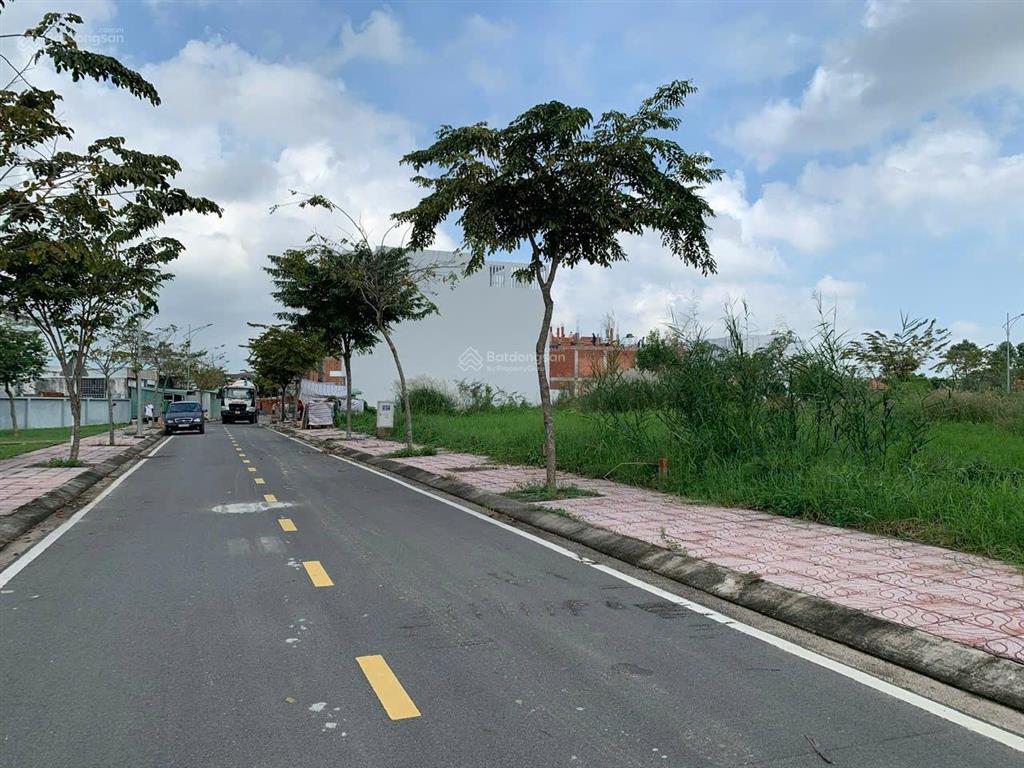 Bán gấp mt ngay kdc mỹ hòa 4, ngay chợ đầu mối hóc môn  5 x 25m  ct 5 tầng sàn 370m2  giá 5 tỷ