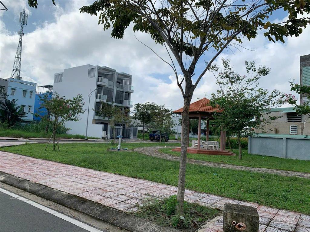 Bán gấp mt ngay kdc mỹ hòa 4, ngay chợ đầu mối hóc môn  5 x 25m  ct 5 tầng sàn 370m2  giá 5 tỷ