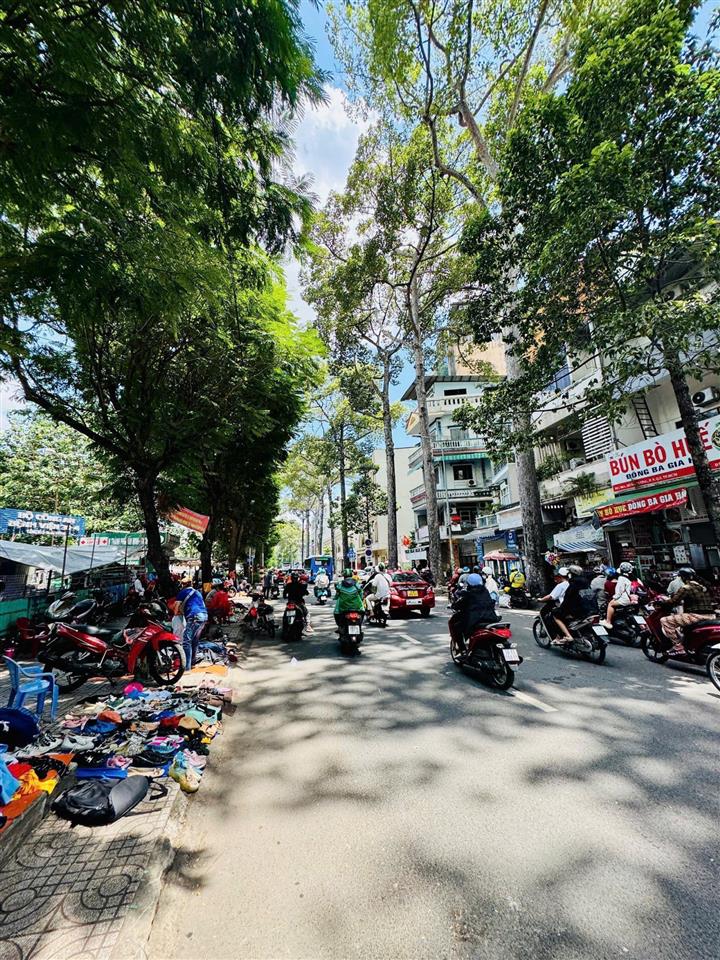 Mặt tiền hùng vương, quận 5. làn xe máy. đối diện chợ an đông  14.5x35  ctxd hầm 10 tầng  150 tỷ