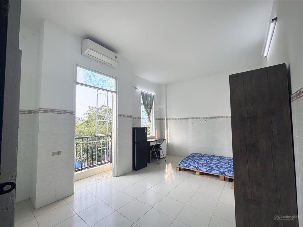 Chính chủ cho thuê studo rộng full nt bancol thang máy siêu thoáng ngay vincom nguyễn xí