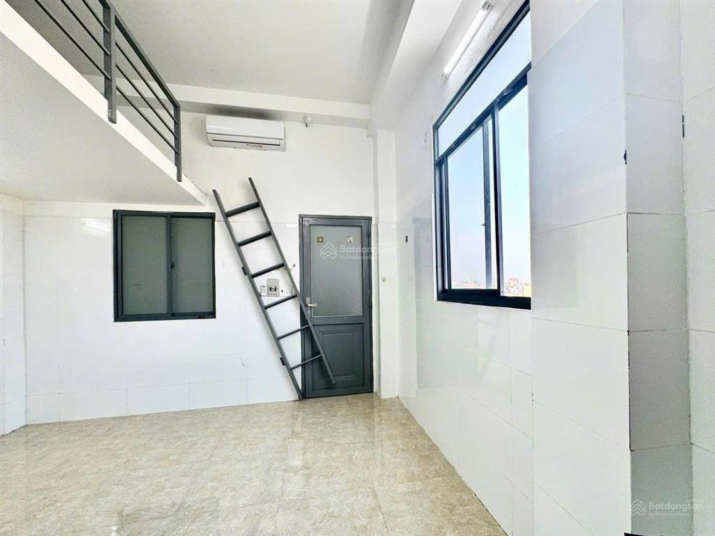 Chính chủ khai trương duplex không giới hạn người và xe thang máy full nt ngay trung tâm bt thoáng