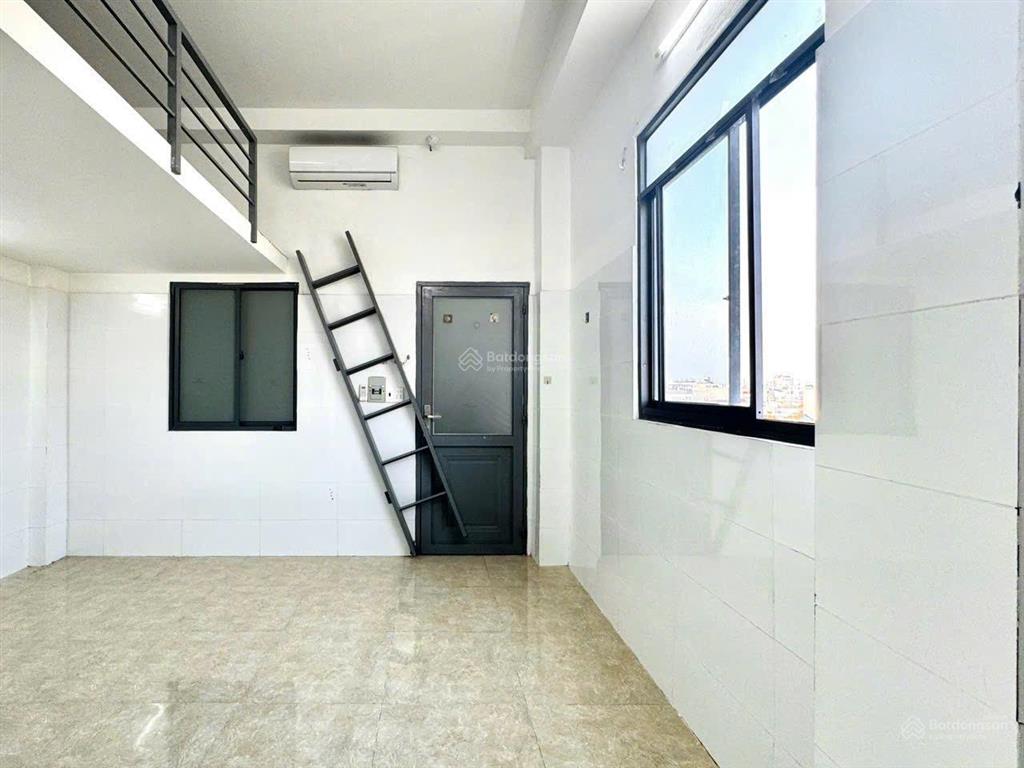 Chính chủ khai trương duplex không giới hạn người và xe thang máy full nt ngay trung tâm bt thoáng