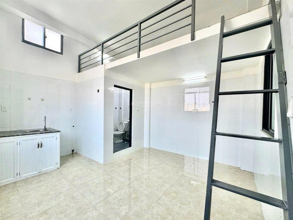 Chính chủ khai trương duplex không giới hạn người và xe thang máy full nt ngay trung tâm bt thoáng