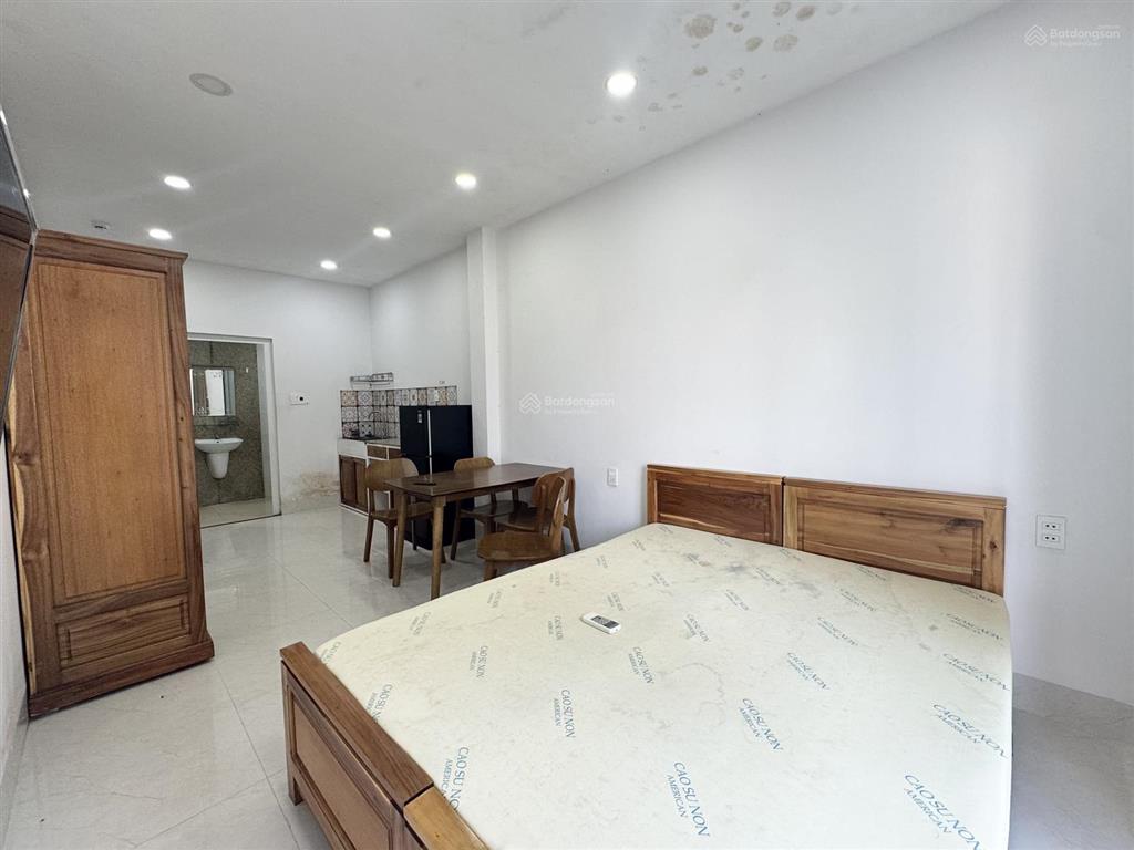 Chính chủ cho thuê studio full nt, ngay đh ngoại thương siêu thoáng hầm xe rộng thoải mái