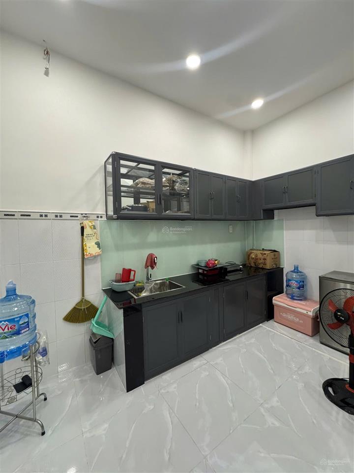 Cho thuê nhà mới hoàn công nt cơ bản 1 trệt 1 lầu phù hợp ở gđ ngay ngã tư phú nhuận phan xích long