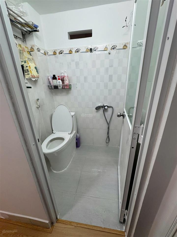 Cho thuê nhà mới hoàn công nt cơ bản 1 trệt 1 lầu phù hợp ở gđ ngay ngã tư phú nhuận phan xích long