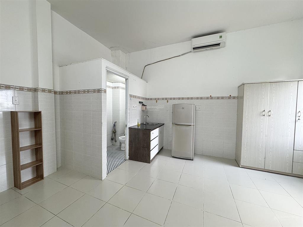 Chính chủ cho thuê studio full nội thất có cửa sổ thang máy mặt tiền đường ngay vincom nguyễn xí