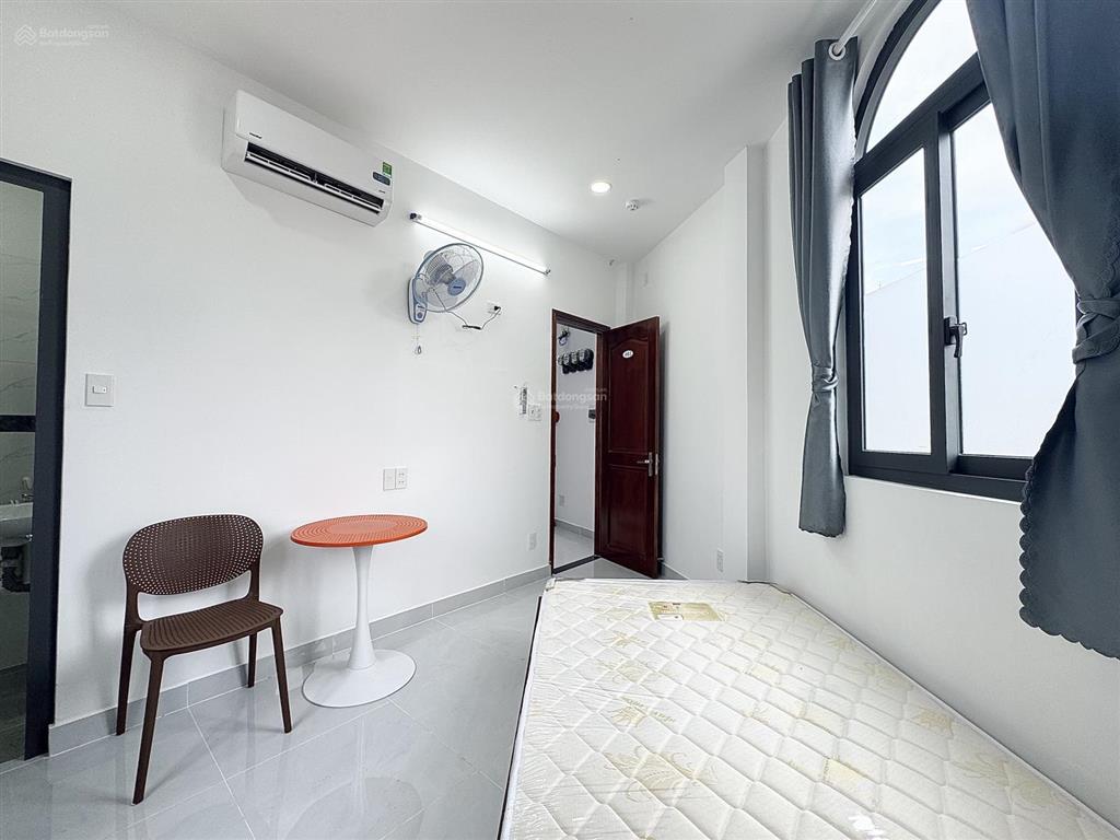 Chính chủ khai trương phòng studio full nt có thang máy cửa sổ trời ngay bv gia định siêu thoáng
