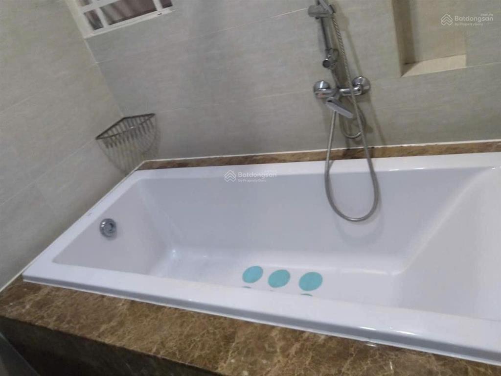 Chính chủ mới hoàn công nhà mới rộng rãi 1 trệt 3 lầu ban công thoáng ngay khu du lịch văn thánh