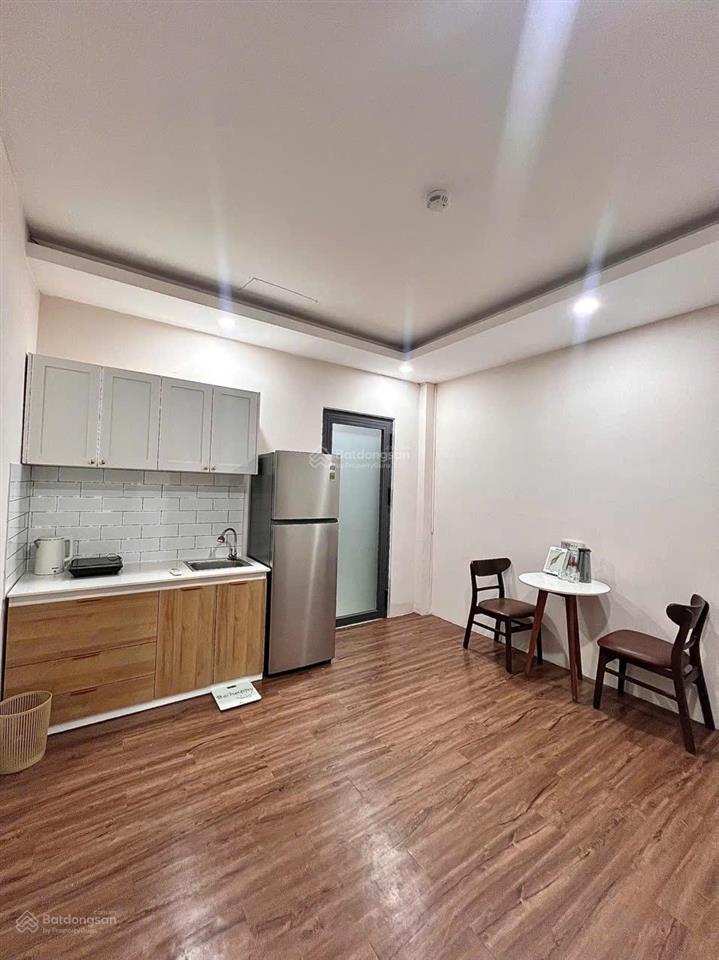 Cho thuê 2 phòng ngủ thoáng rộng rãi thiết kế hiện đại thang máy tận phòng ngay ngã tư phú nhuận