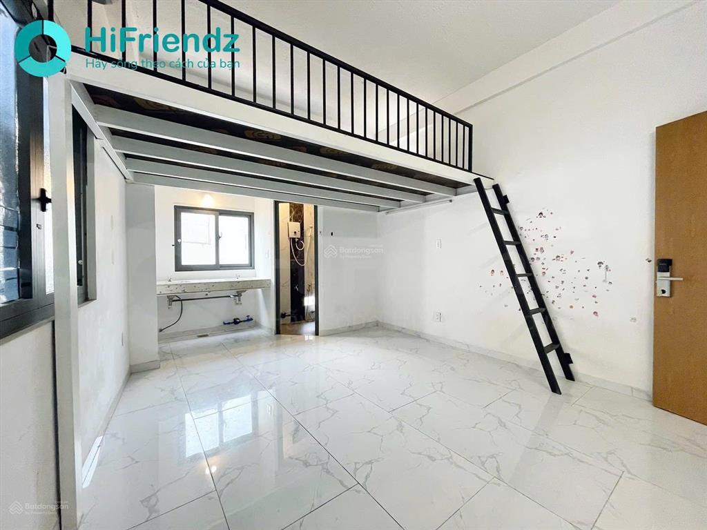 Chính chủ cho thuê duplex phòng thoáng rộng không giới hạn người xe thang máy hầm xe cách đhgtvt 5p