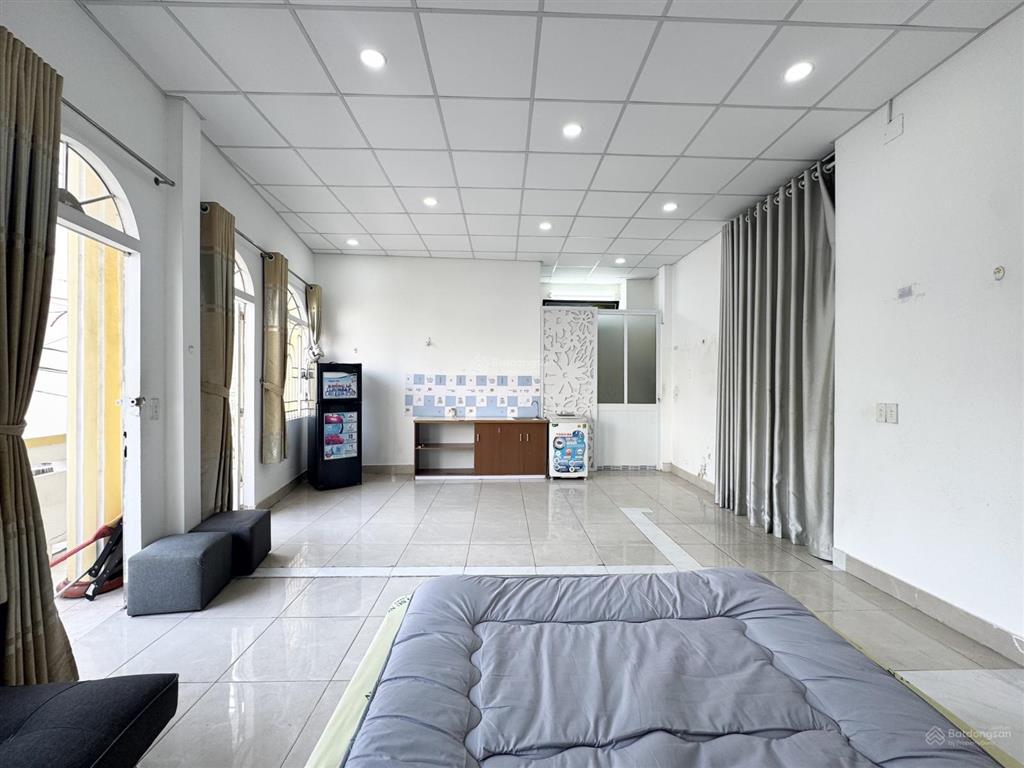 Cho thuê phòng siêu rộng full nội thất, không giới hạn người và xe, đi bộ ra chợ bà chiểu 5 phút