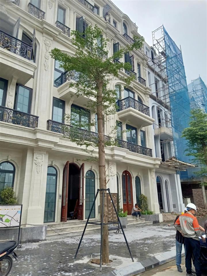 Nhà 5 tầng 150m2 , có ô chờ thang máy, ô tô đỗ cửa , vừa ở vừa kinh doanh tại phúc thọ , hà nôi