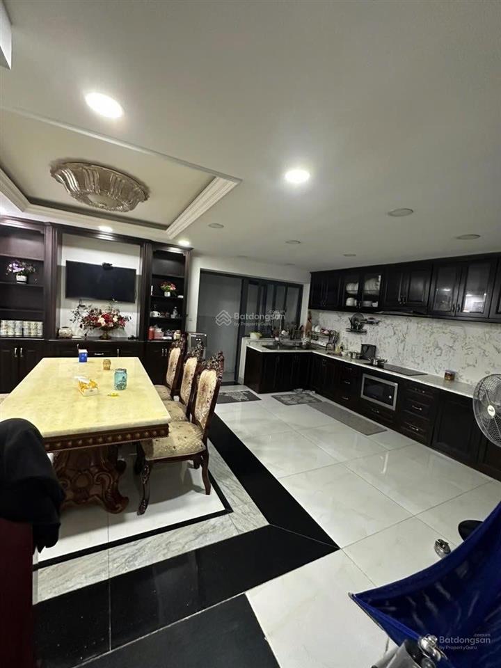 Bán nhà hẻm xe hơi huỳnh văn bánh, quận phú nhuận. dt 9 x 21m, nở hậu gồm trệt, 4 lầu giá 39 tỷ