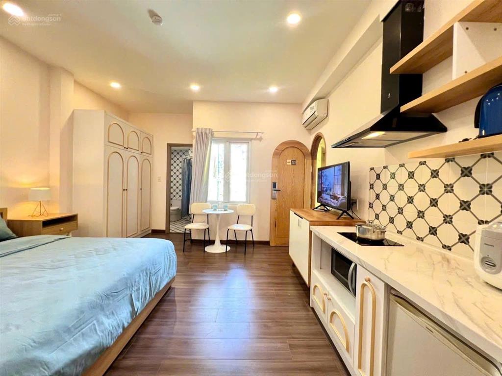 Cho thuê chdv full nội thất tại đề thám quận 1, gần bùi viện, cầu ông lãnh, chợ bến thành