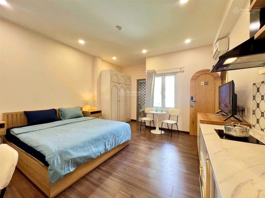 Cho thuê chdv full nội thất tại đề thám quận 1, gần bùi viện, cầu ông lãnh, chợ bến thành