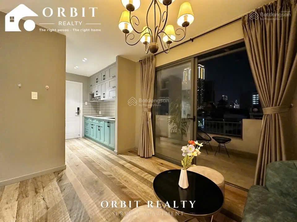 Cho thuê căn hộ 1pn ban công rộng rãi đường hồ hảo hớn, quận 1 gần cầu bason, takashimaya, quận 2