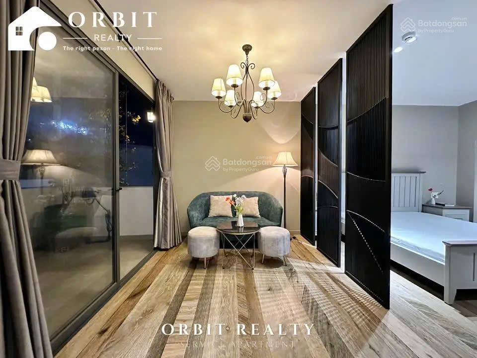 Cho thuê căn hộ 1pn ban công rộng rãi đường hồ hảo hớn, quận 1 gần cầu bason, takashimaya, quận 2