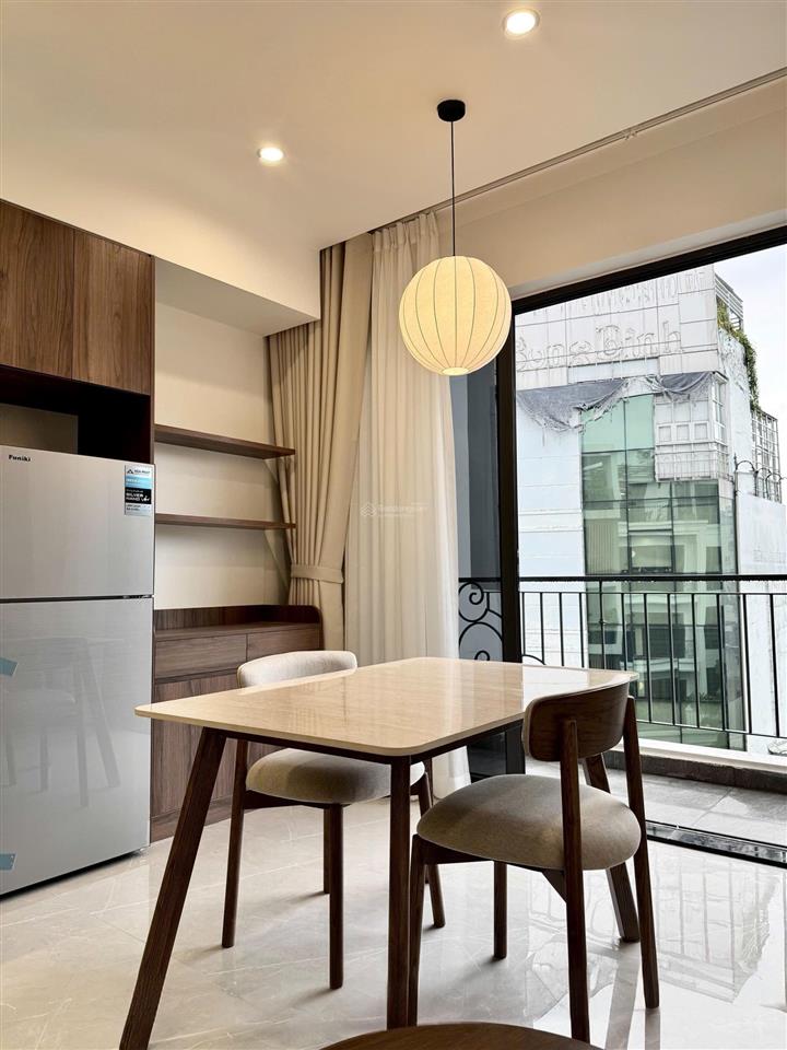 Cho thuê căn hộ 1 phòng ngủ 45m2 quận 1 có ban công, full nội thất trần quang khải, tân định