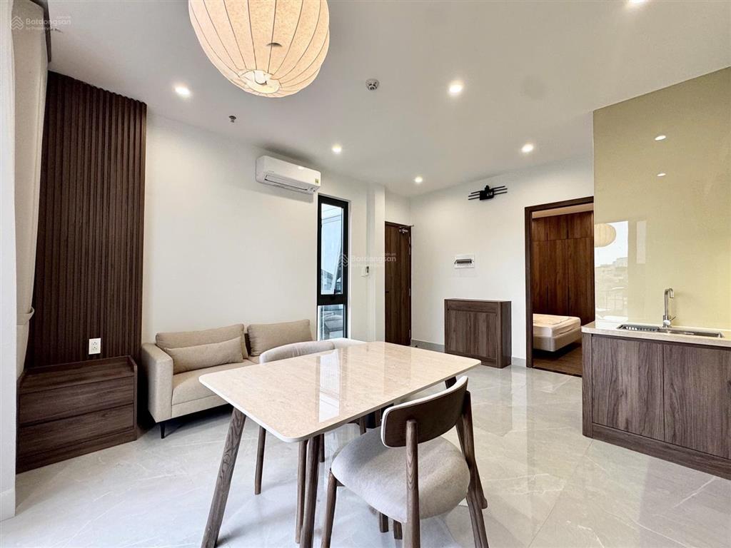 Cho thuê căn hộ 1 phòng ngủ 45m2 quận 1 có ban công, full nội thất trần quang khải, tân định