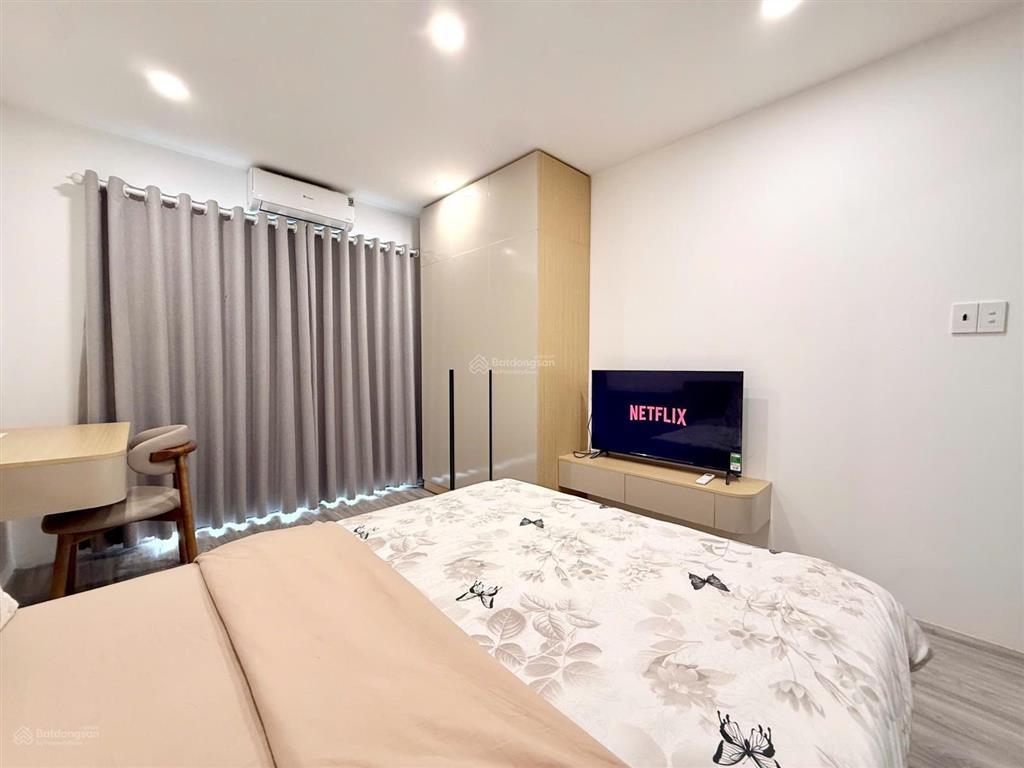 Cho thuê căn hộ 1 phòng ngủ ban công quận 5, máy giặt riêng 35m nguyễn văn cừ, sát quận 1