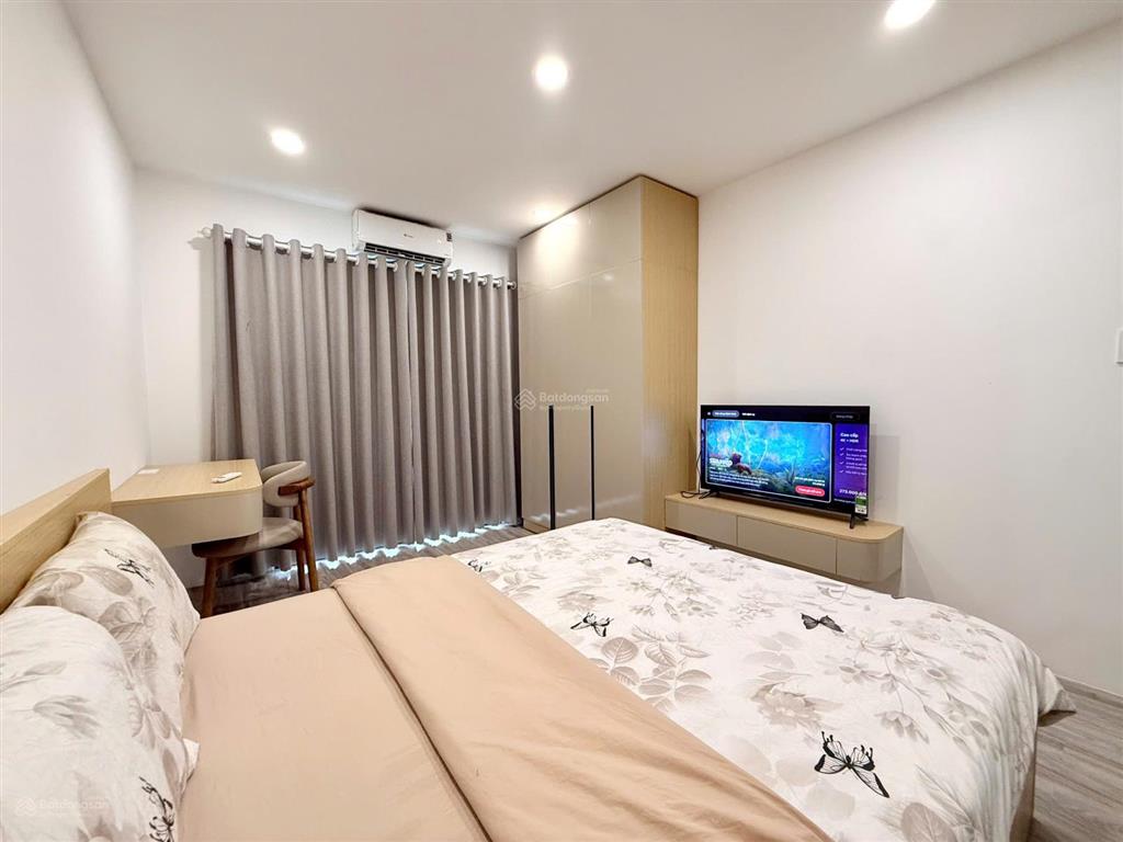 Cho thuê căn hộ 1 phòng ngủ ban công quận 5, máy giặt riêng 35m nguyễn văn cừ, sát quận 1