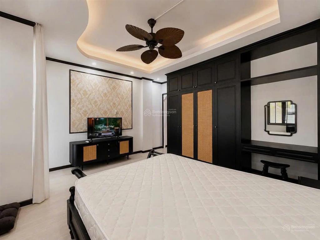Cho thuê căn hộ 1 phòng ngủ ban công, mới xây, quận 3, nội thất tân cổ điển gần nhà thờ tân định