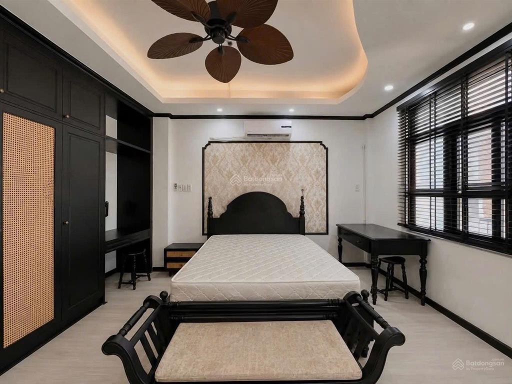 Cho thuê căn hộ 1 phòng ngủ ban công, mới xây, quận 3, nội thất tân cổ điển gần nhà thờ tân định