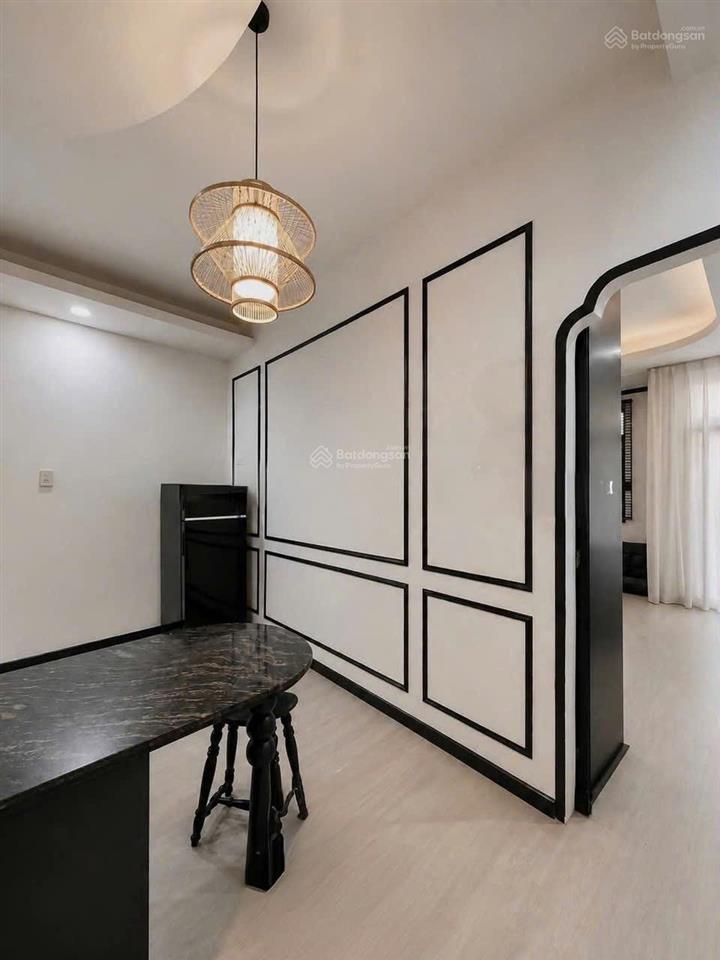 Cho thuê căn hộ 1 phòng ngủ ban công, mới xây, quận 3, nội thất tân cổ điển gần nhà thờ tân định