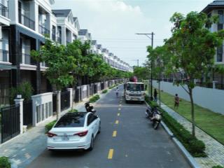 Bán nhà phố 119m2 tại zeitgeist (gs metrocity), giá 17,2 tỷ, view đẹp siêu hót