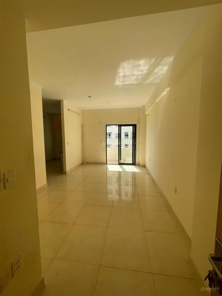 Bán 71m2/2pn 2wc 2 ban cong  có sổ 2.4 tỷ