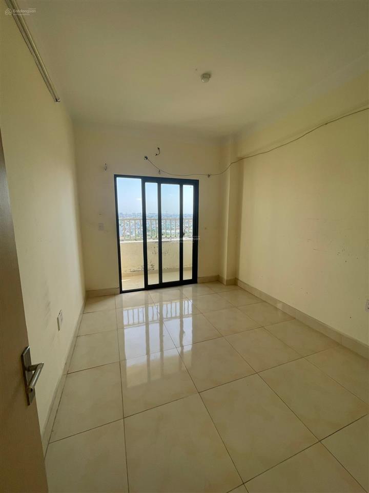 Bán 71m2/2pn 2wc 2 ban cong  có sổ 2.4 tỷ