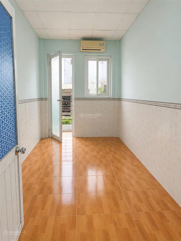Bán gấp nhà hẻm 241 bến vân đồn, phường vĩnh hội, quận 4