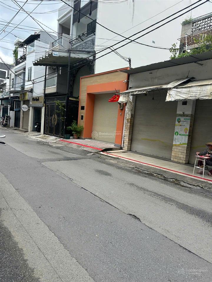 Bán gấp nhà mặt tiền 400m2, nở hậu 10m, đường xóm chiếu, quận 4