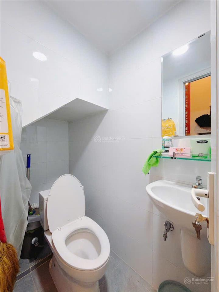 Bán gấp nhà 2 lầu, hẻm 198 đoàn văn bơ, p. khánh hội, quận 4