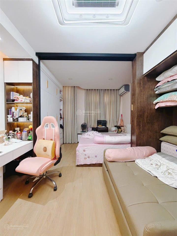 Bán gấp nhà 2 lầu, hẻm 198 đoàn văn bơ, p. khánh hội, quận 4