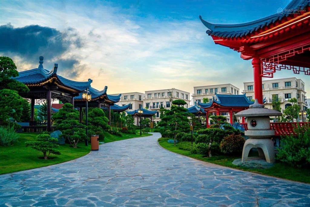 Bán gấp nhà biệt thự 4pn, 4wc tại vinhomes royal island, 25 tỷ, 180m² view trực diện công viên