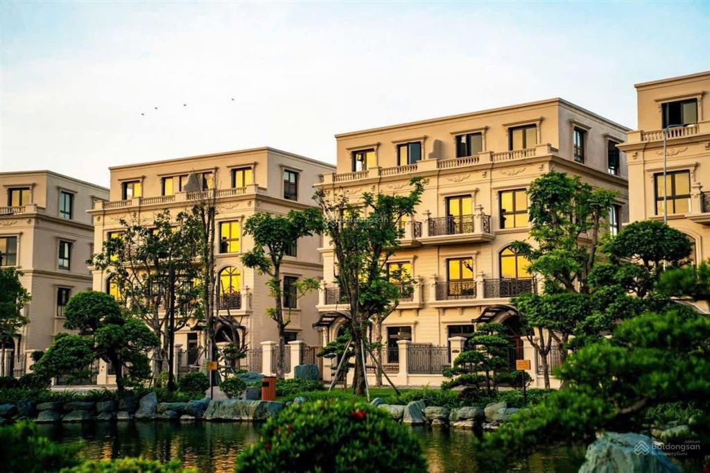 Bán gấp nhà biệt thự 4pn, 4wc tại vinhomes royal island, 25 tỷ, 180m² view trực diện công viên