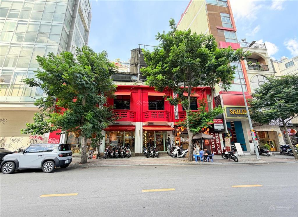 Dt 13x20m, 310m2  bán nhà mt calmette (đối diện one central sg)