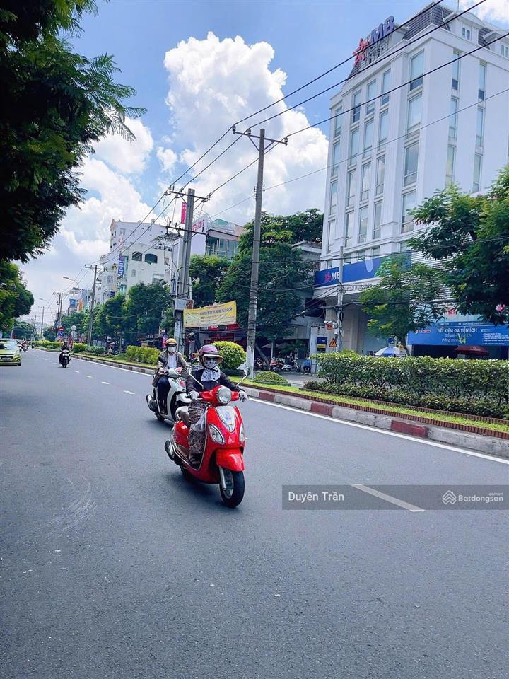 Bán 2170m2 nhà góc 3 mặt tiền khu bàu cát, tân bình