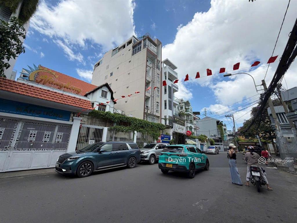 Bán khách sạn tương lai  mt trần kế xương (17x30m  533m2)