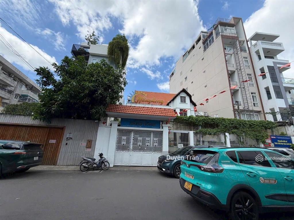 Bán khách sạn tương lai  mt trần kế xương (17x30m  533m2)