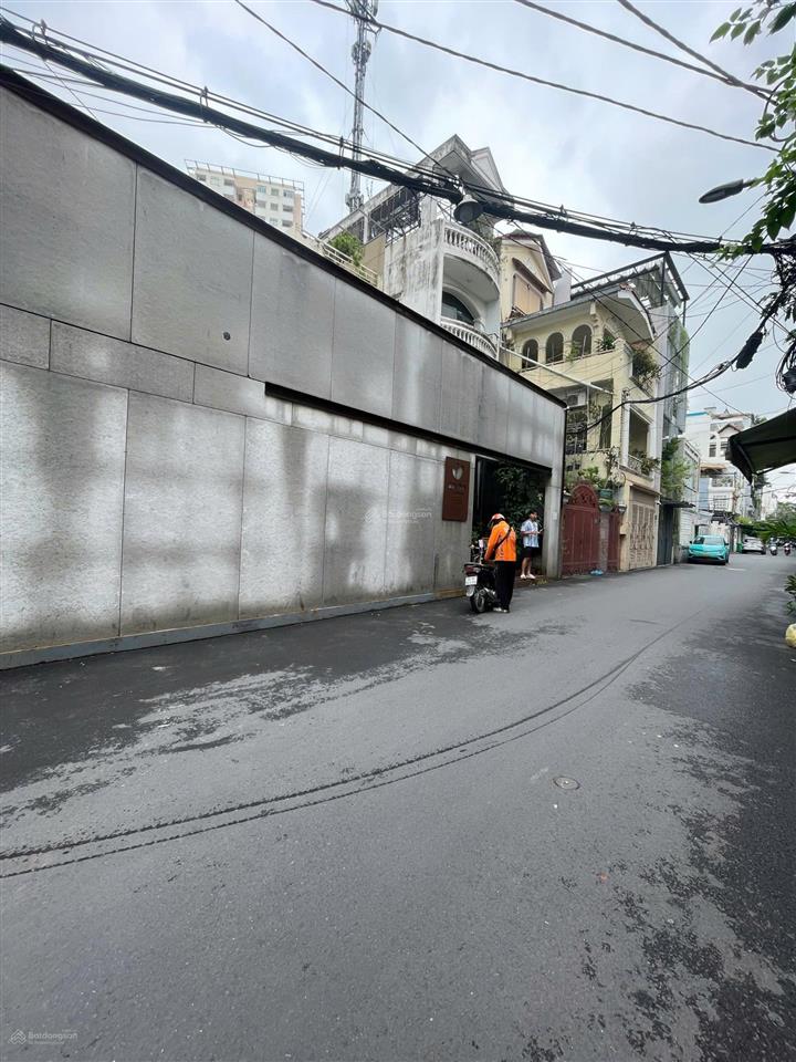 Bán nhà 13x24m  hẻm 351/lê văn sỹ, quận 3