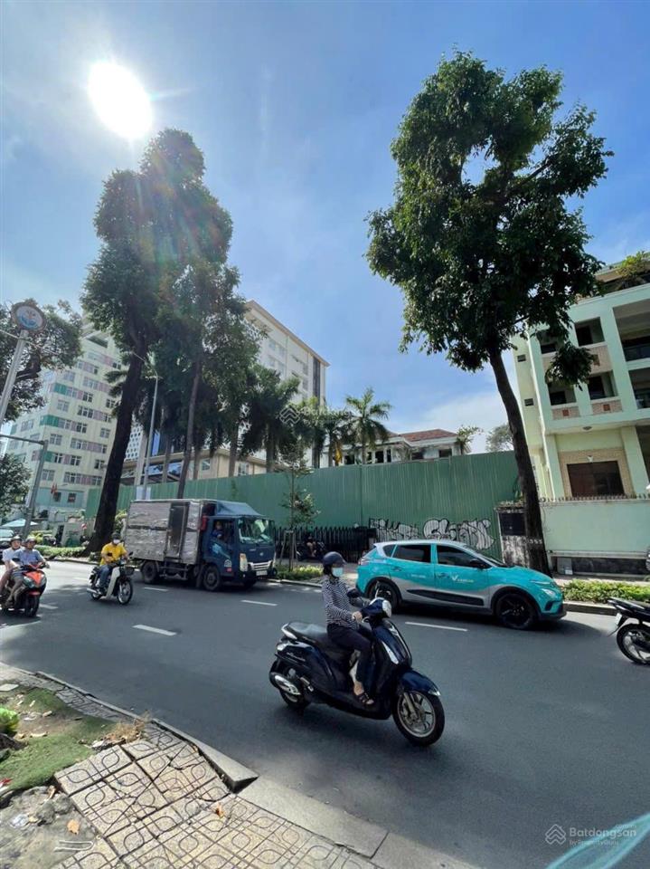 Bán nhà 20x40m  mặt tiền bàu cát, phường 14, tân bình